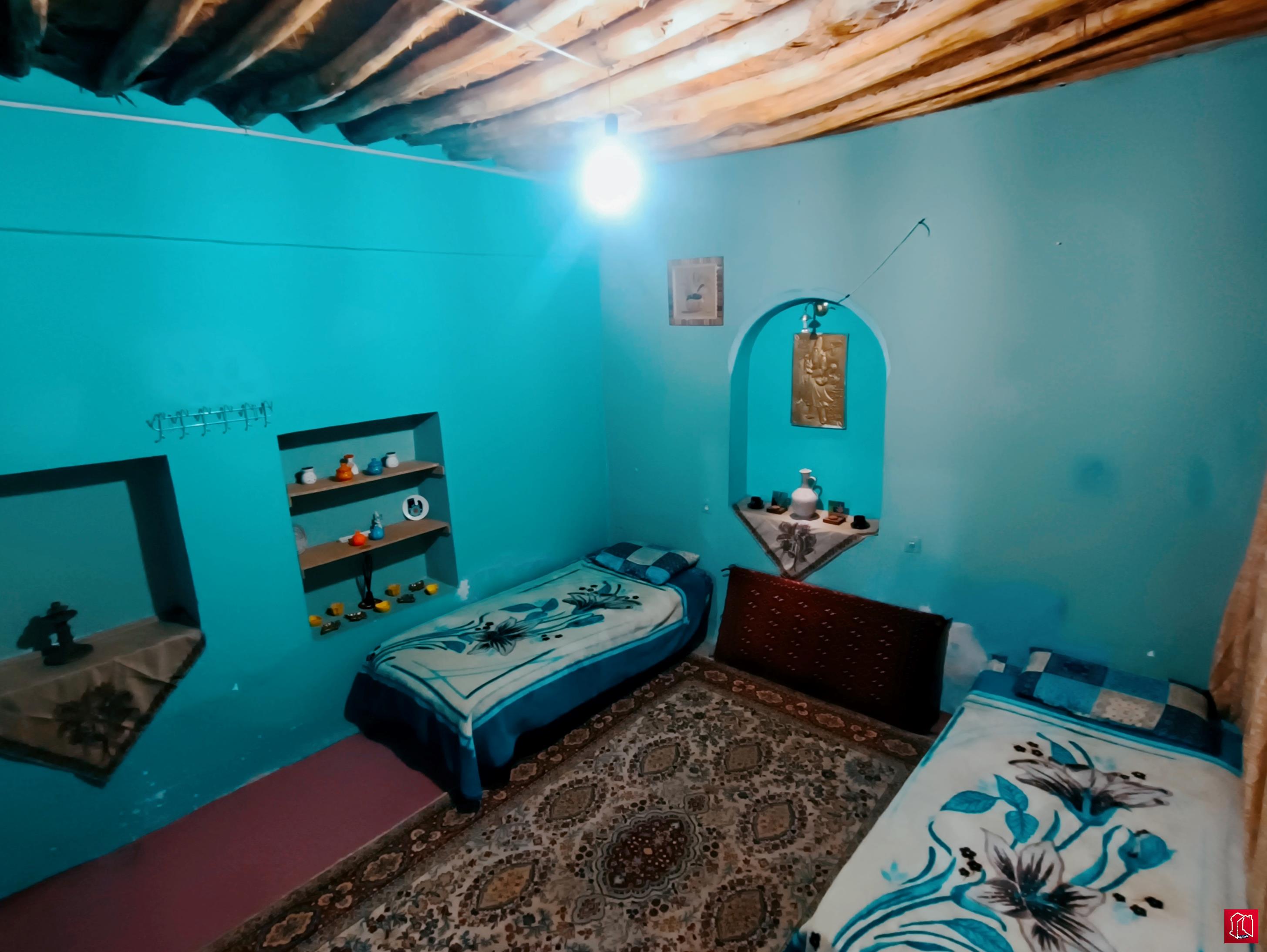 خانه فیروزه ای 