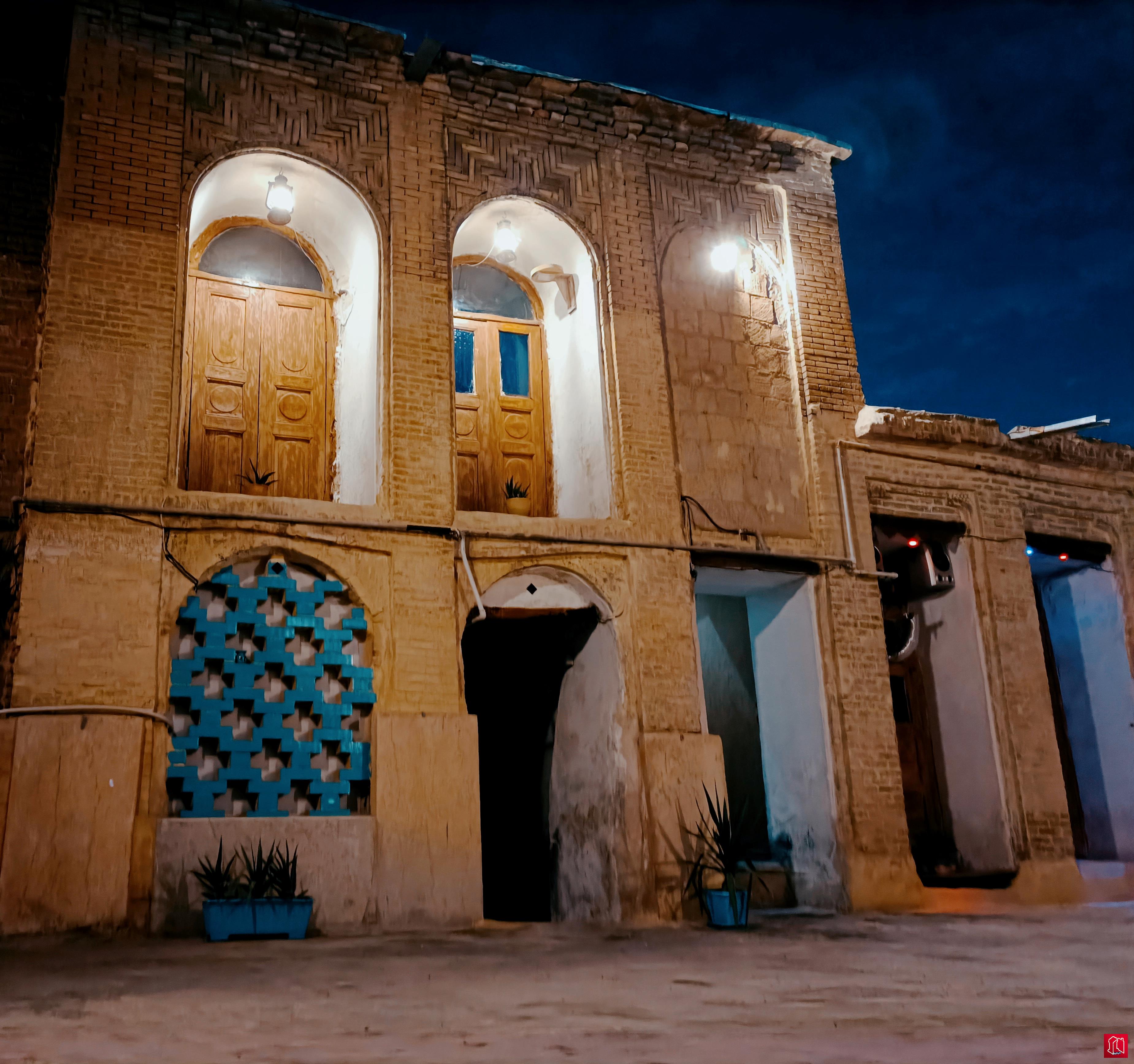 خانه فیروزه ای 